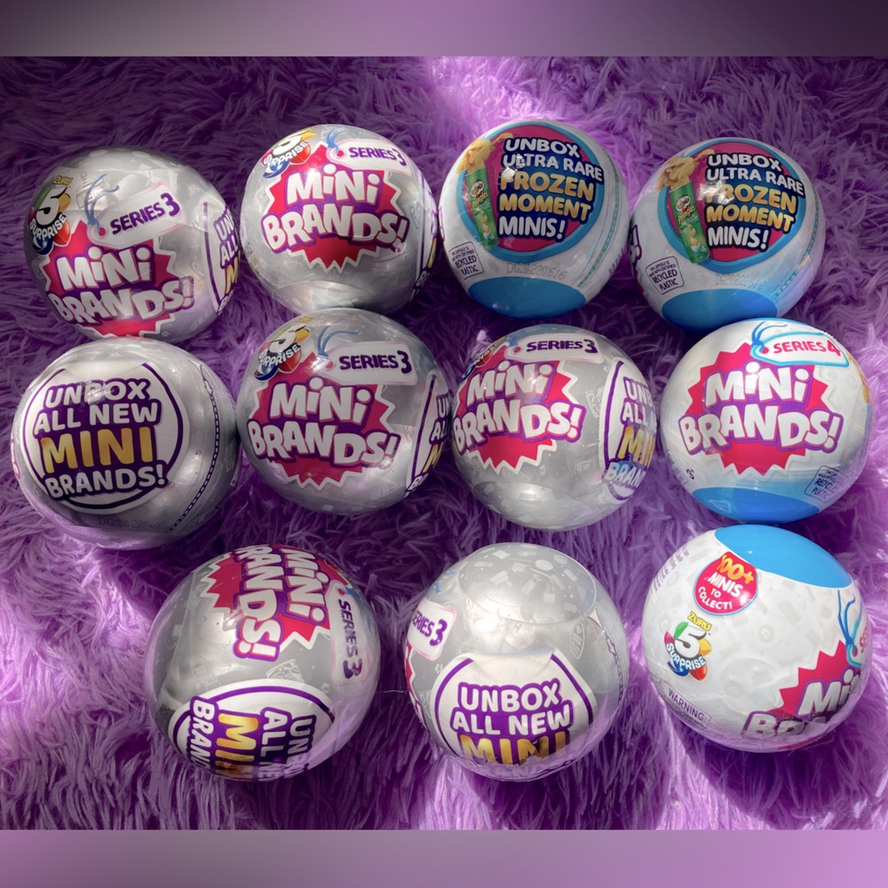 Bundle of 11 Mini brands!